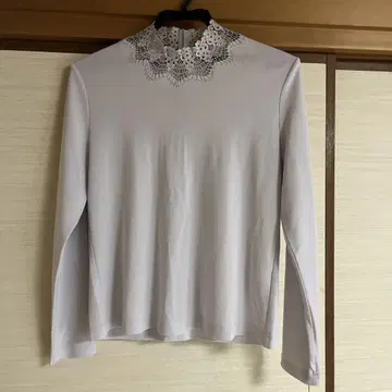 레이스 카라 부착 긴팔 상의 라이트 그레이