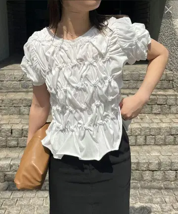 카프리슐레 마쥬 셔링 휘핑 티셔츠