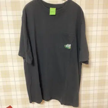 HUF 블랙 티셔츠 포켓 부착