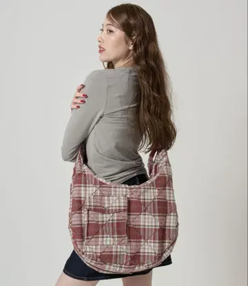체크 무늬 숄더백 TINA: JOJUN