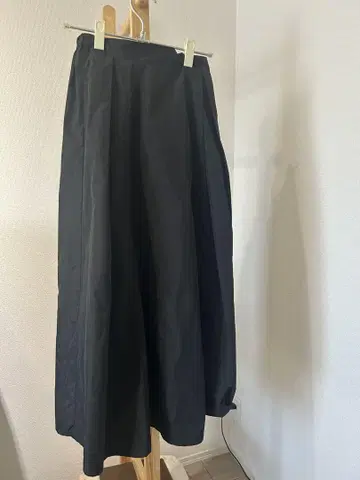 YMYM 타프타 볼륨 스커트