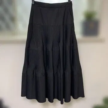 [미사용에 가까운] 루루윌비 알아바일 플리츠 스커트