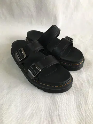 새상품, 미사용 Dr.Martens 통굽 샌들 블랙 남녀 공용 25cm