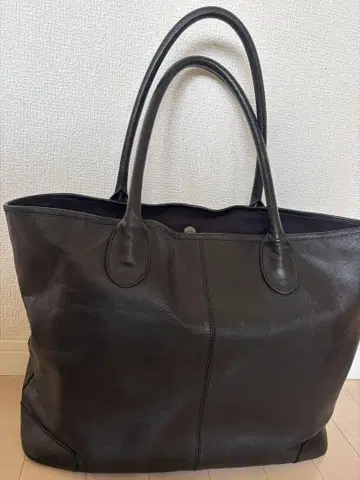 L.E.D.BITES 블랙 가죽 토트백