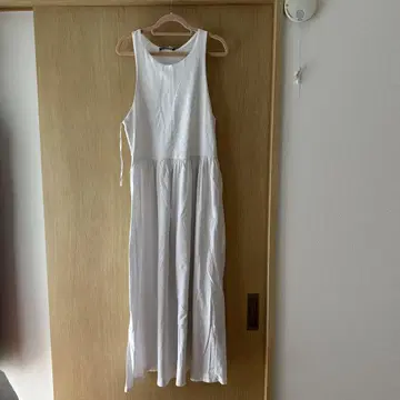 ZARA 화이트 슬리브리스 롱 원피스 M