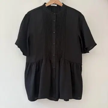 a.v.v 블랙 반팔 블라우스