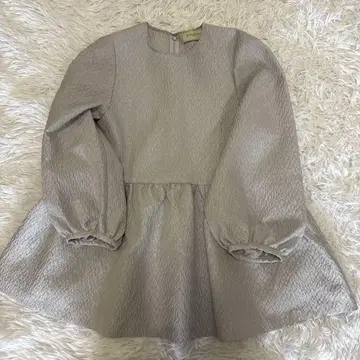 United arrows 자카드 페플럼 탑
