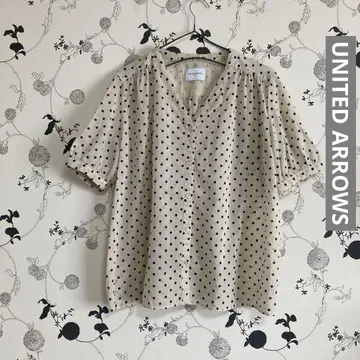 유나이티드 애로우즈 도트 블라우스
