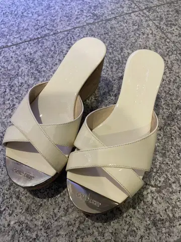 지미추 샌들
