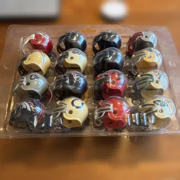 [초레어] 32 Piece NFL 헬멧 트래커 세트