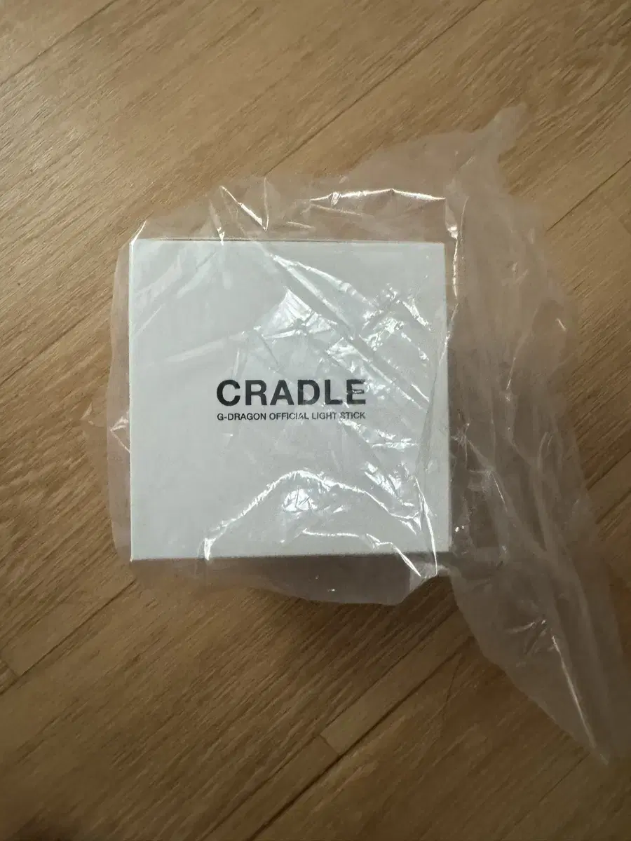 G-dragon lightstick cradle