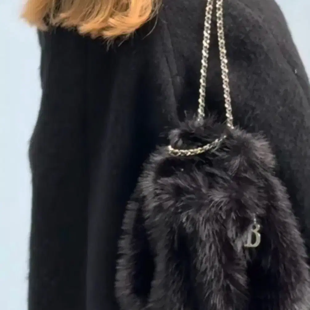 The Barnnet Black Fur Drawstring Backpack #더바넷백팩,#더바넷,#퍼