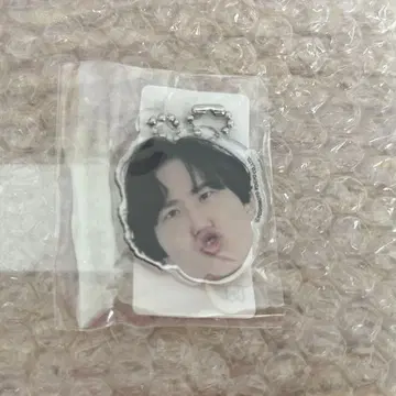 나이팅게일 댄스 얼굴 아크릴 키링 야스