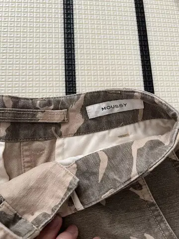 MOUSSY 카모 패턴 팬츠