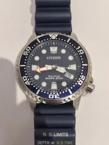 CITIZEN Eco-Drive 다이버 워치 200m GN-4-S