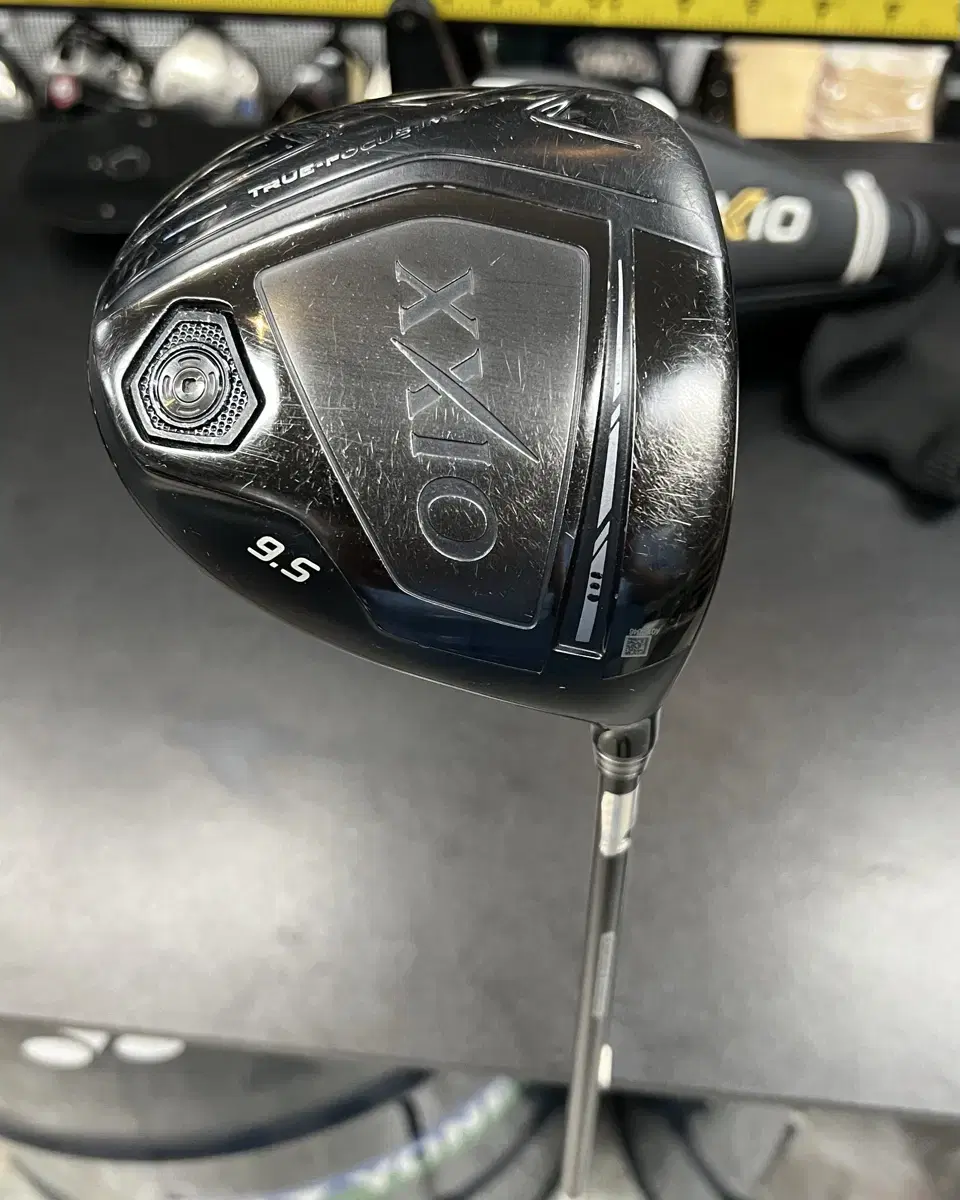 Xxio 10 X 9.5 degree TOUR AD IZ-6 S Custom Black Driver