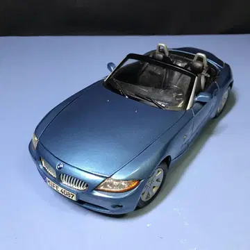 BMW Z4 메탈릭 블루 1/18 미니카 오픈카