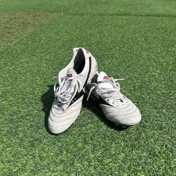 MIZUNO 모레리아 스파이크 슈즈 화이트