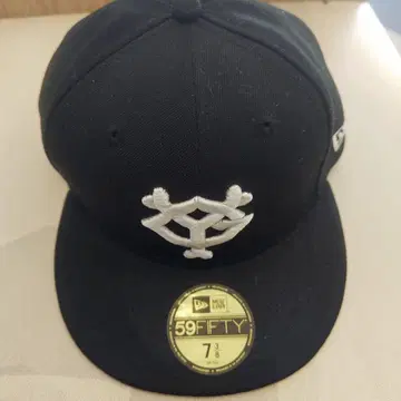 NEWERA 자이언트