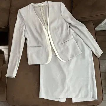 새상품급 BEIGE, 베이지 노카라 자켓&스커트 수트 더블 컬러 입학식