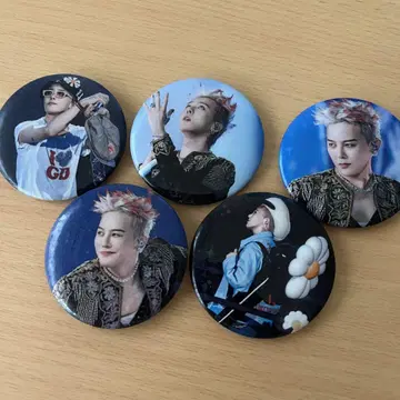 G-DRAGON 홀로그램 캔뱃지