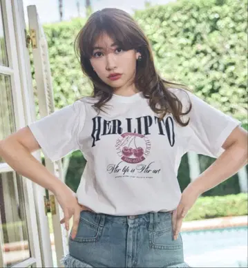 헤르립토 클래식 체리 티셔츠 화이트