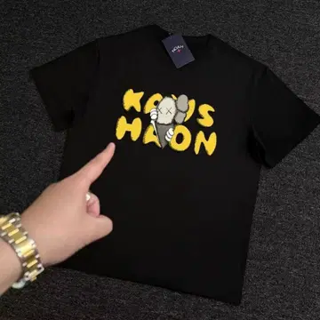 KAWS MADE GRAPHIC T-SHIRT #1 BLACK L 사이즈
