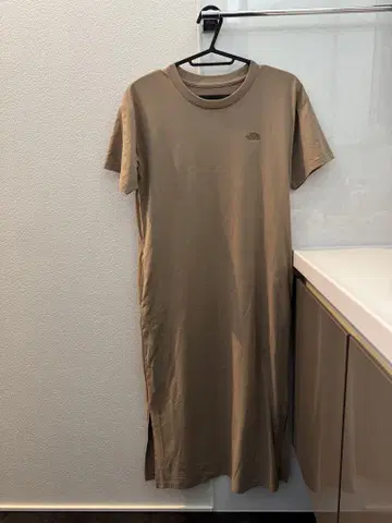 노스페이스 반팔 원피스 베이지