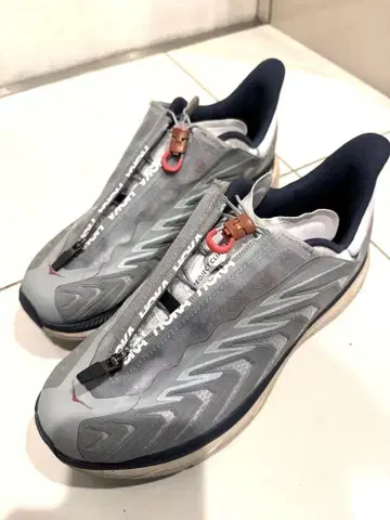 HOKA ONE ONE PROJECT CLIFTON 그레이