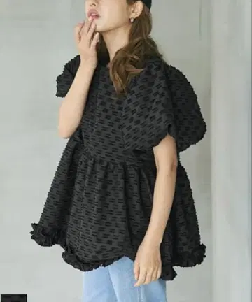 coca 자카드 휘핑 프릴 티어드 블라우스 퍼프 슬리브 택 포함 새상품