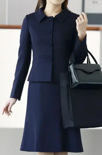 허리 절개 자켓 & 머메이드 라인 원피스