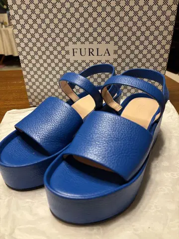 FURLA 훌라 플랫폼 가죽 샌들 파랑 24cm