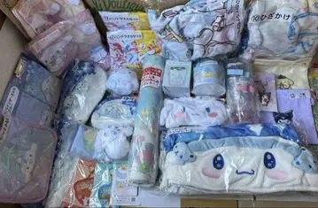산리오 굿즈 무릎 담요 핸드 타월 백 파우치 등 다양한 상품 묶음 판매