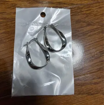 티어드롭형 후프 귀걸이