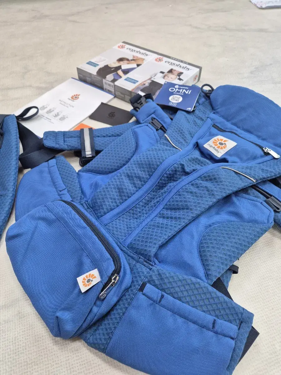 (Unused New Product) Ergo Omni Breeze Baby Carrier, Drool Pad, Shoulder Strap bulk