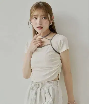 새상품 chico 레이어드 디자인 프렌치 T 치코 리본 화이트
