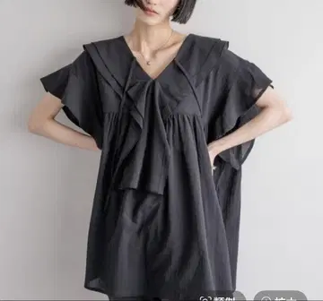 프릴 튜닉 블라우스 롤리스팜 미사용 새상품 이번 시즌 신상