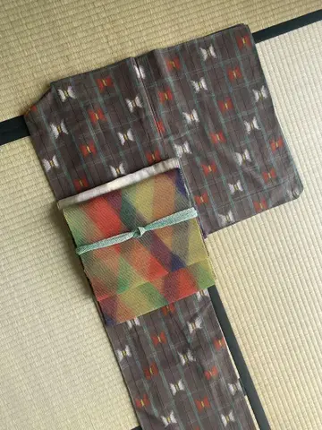 단옷 기모노, 얇은 명주, 격자, 리본과 같은 가스 무늬
