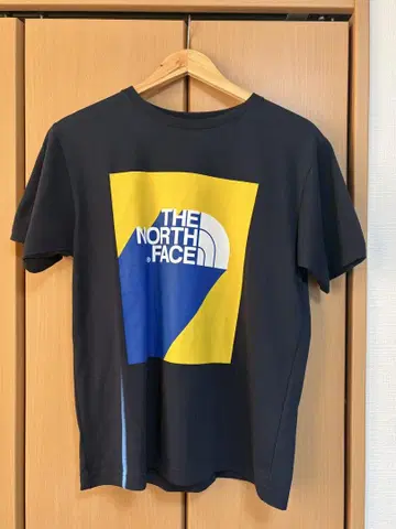 THE NORTH FACE 그래픽 티셔츠 블랙/블루/옐로우