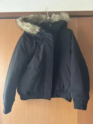 유니클로 후드 부착 블랙 다운 자켓 후드 퍼 탈부착 가능 XL