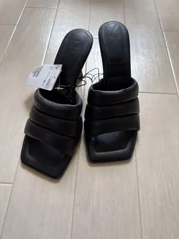 H&M 샌들 (24.0-24.5)