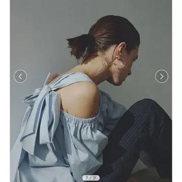 styling/ 오프숄더 개더 블라우스 블루 sax