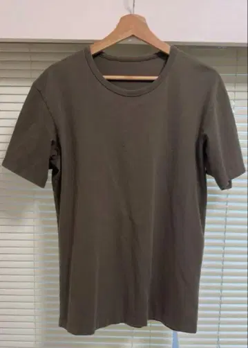 ISSEY MIYAKE MEN 올리브 티셔츠