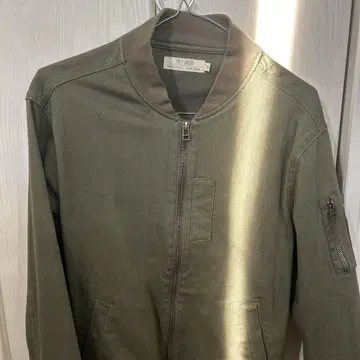MA-1 스타일 자켓 올리브색