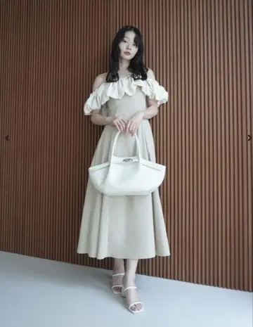 개더 프릴 오프숄더 원피스 S (eimy istoire)