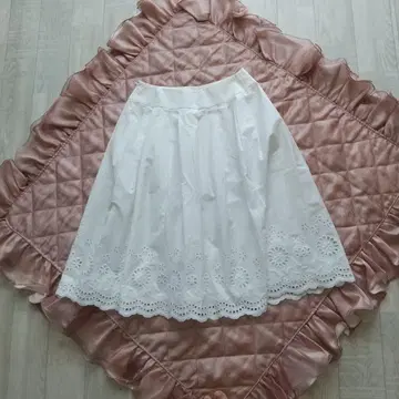 M's Gracy 화이트 플레어 스커트 26