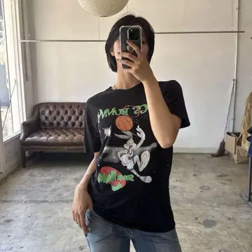 BUGS BUNNY t-shirt 해외 걸