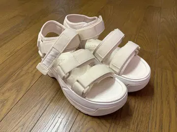 SHAKA 화이트 샌들 25cm