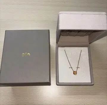 ete 내추럴 스톤 플라워 목걸이