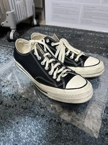 CONVERSE 블랙 로우 컷 스니커즈